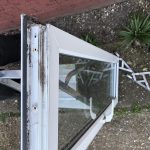 Replacement of window hinges before